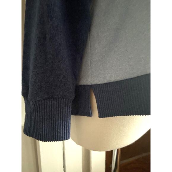 CUDDL DUDS Blue Two-Toned Jersey Knit Sweater w/Pocket sz L - Picture 10 of 10